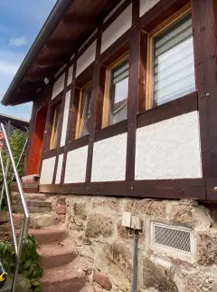 haus-aussenansicht-treppe.webp