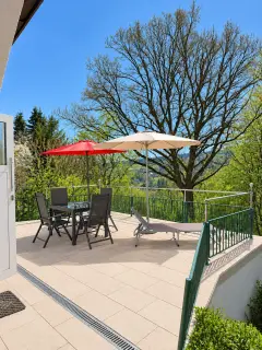 Waldnest am Lautenberg – Terrasse mit Ausblick