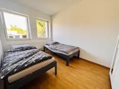 whg-eg-schlafzimmer-dachschraege.webp